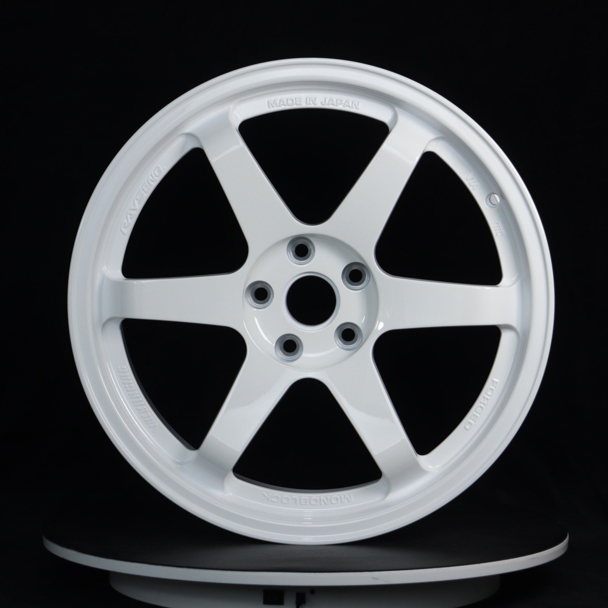 Lightweight explosion-proof forged wheels with bright white ceramic texture bulk